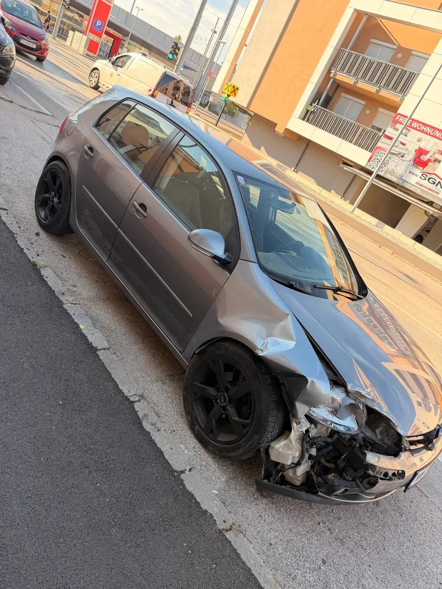Volkswagen Golf 2005 photo 2