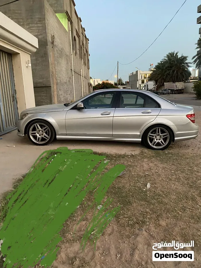 Mercedes-Benz E-Class 1980 photo 5