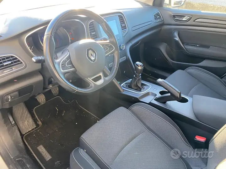 Renault Megane 2019 photo 3