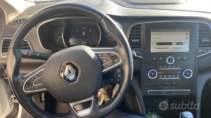 Renault Megane 2019 photo 5