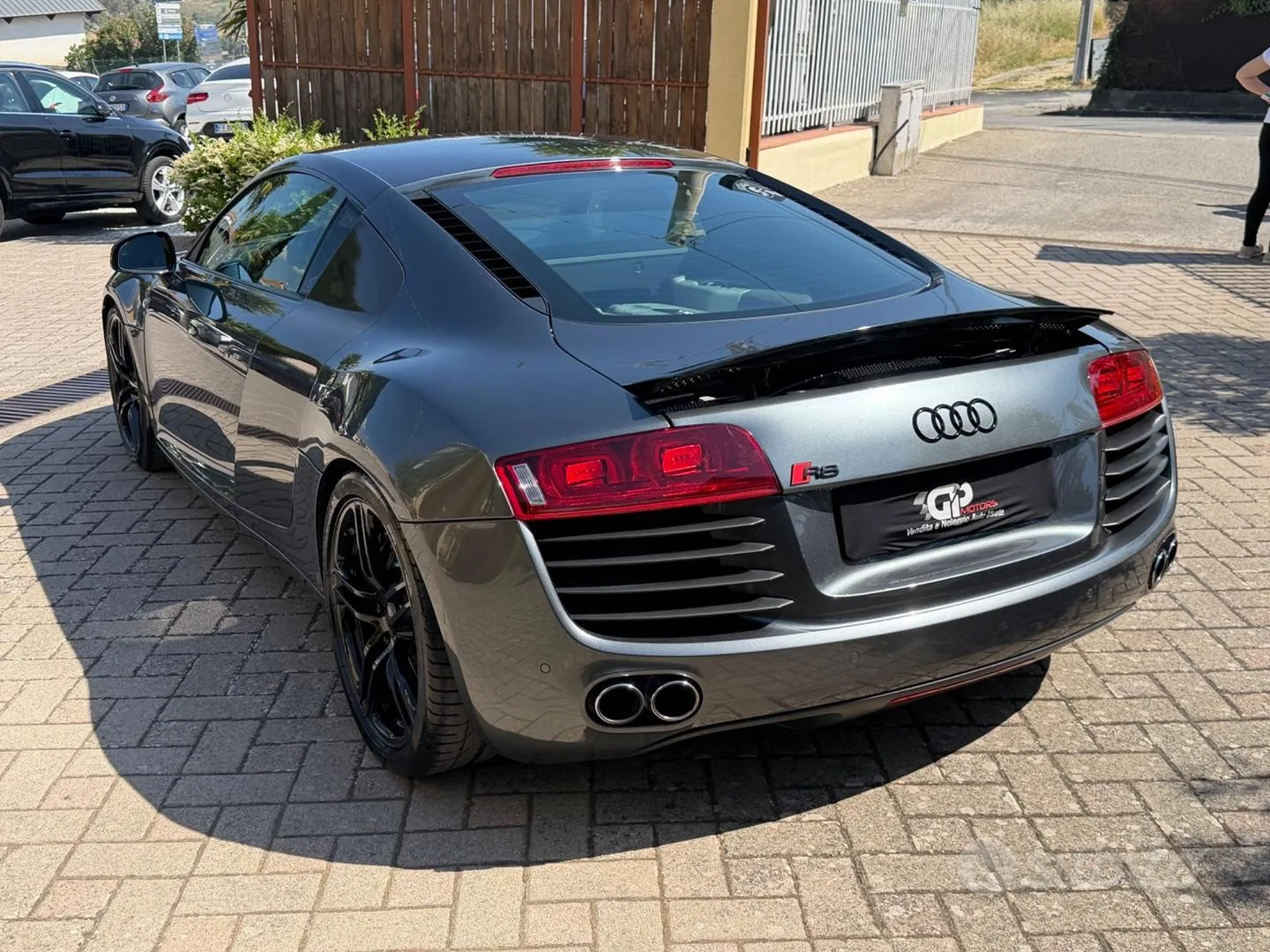 Audi R8 2009 photo 4