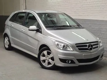 Mercedes-Benz B180
