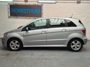 Mercedes-Benz B180 2011 photo 3