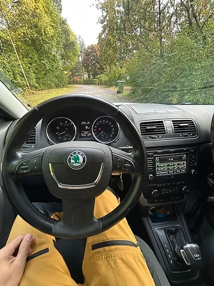 Skoda Yeti 2012 photo 4
