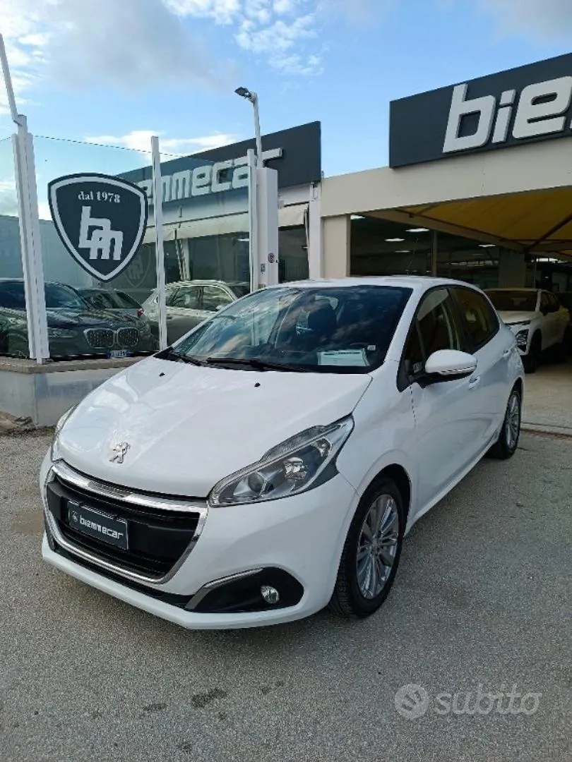 Peugeot 208 2018 photo 2