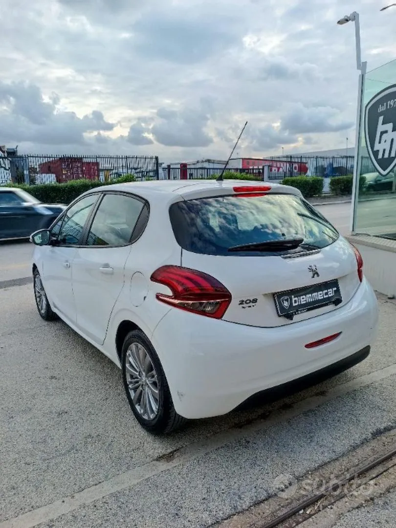 Peugeot 208 2018 photo 4