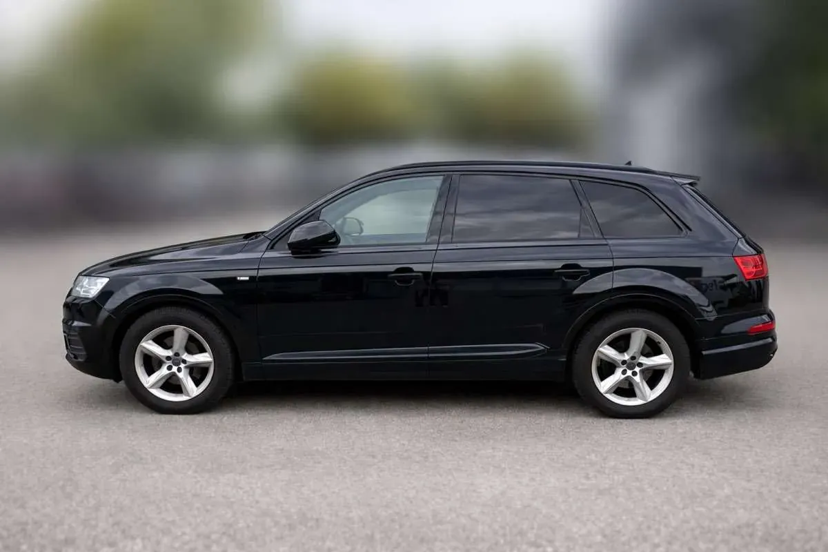 Audi Q7 2017 photo 2