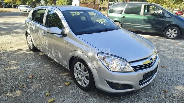 Opel Astra H 2008 photo 4
