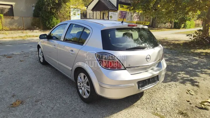 Opel Astra H 2008 photo 2