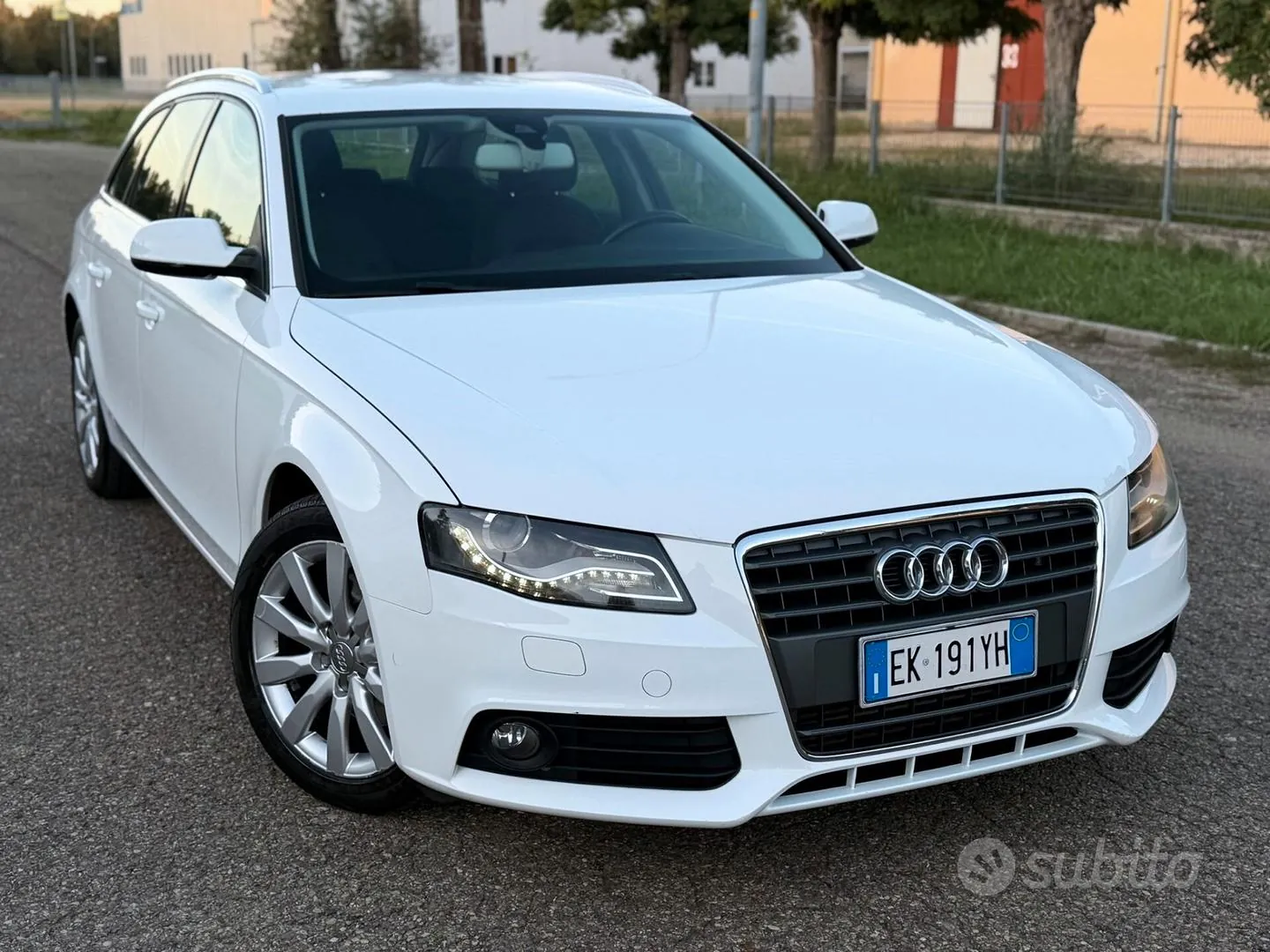 Audi A4 2011 photo 4