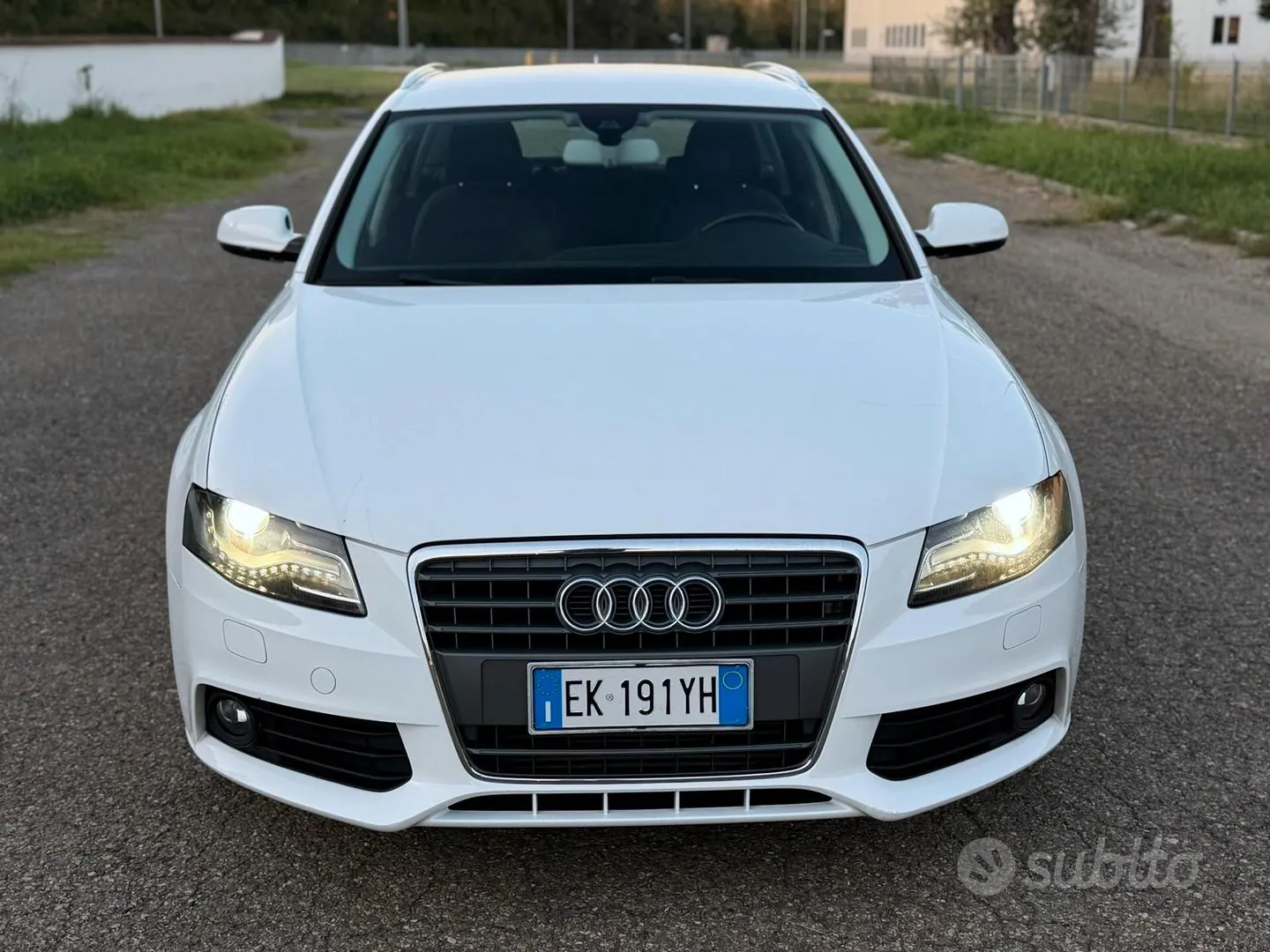 Audi A4 2011 photo 3