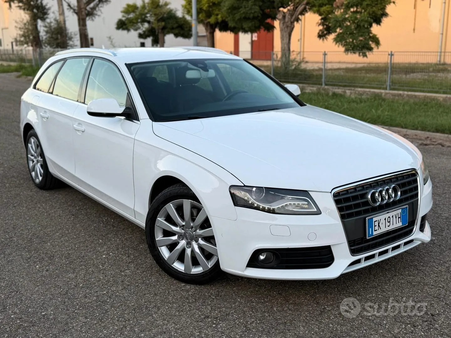 Audi A4 2011 photo 5