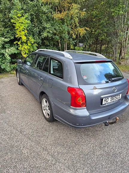 Toyota Avensis 2004 photo 3