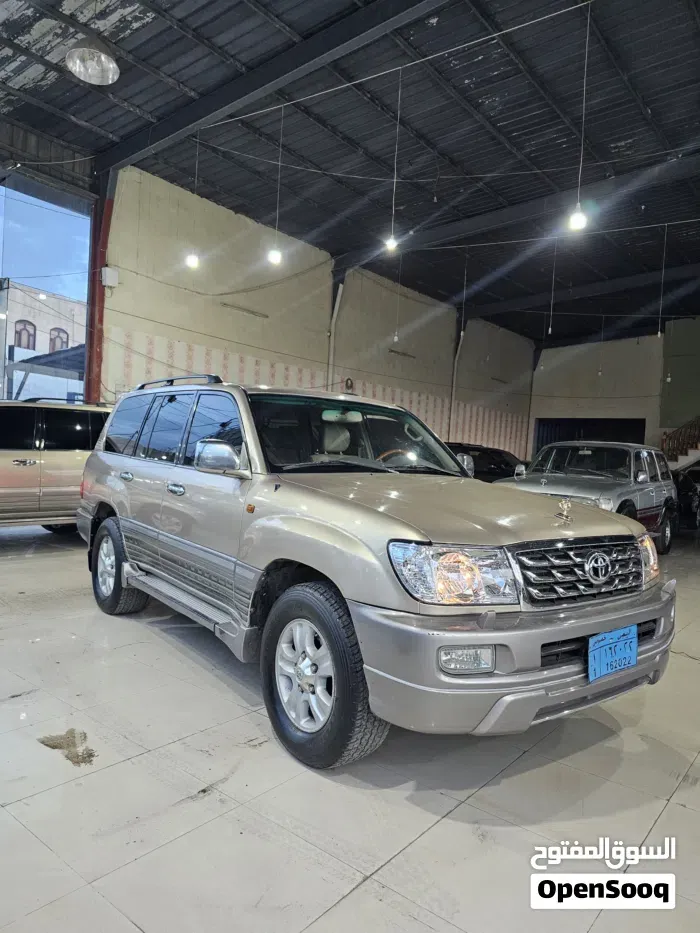 Toyota Land Cruiser 2005 photo 2