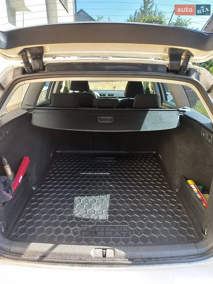 Volkswagen Passat 2011 photo 4