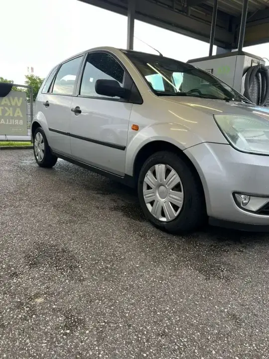 Ford Fiesta 2002 photo 2