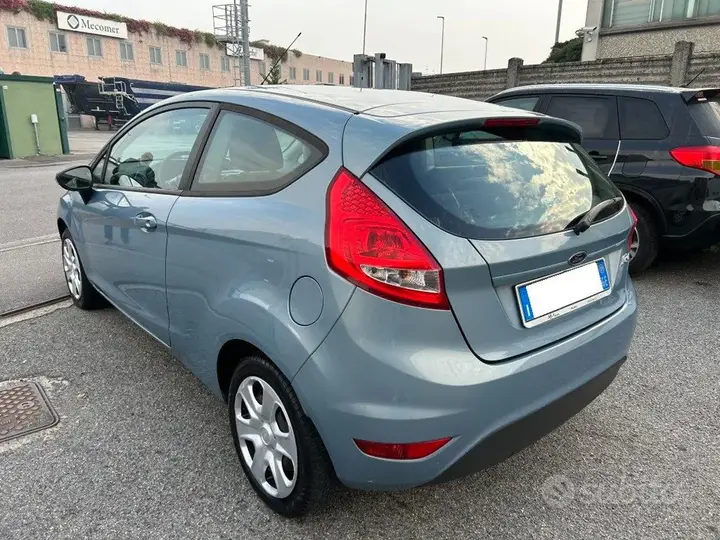 Ford Fiesta 2009 photo 3