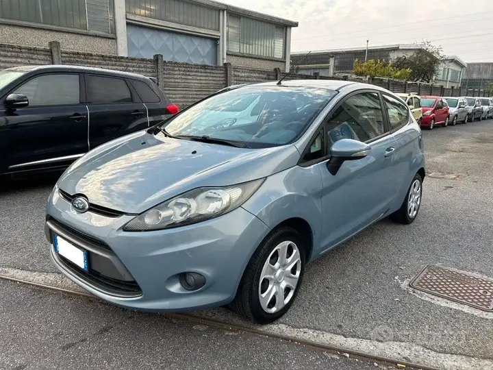 Ford Fiesta 2009 photo 2