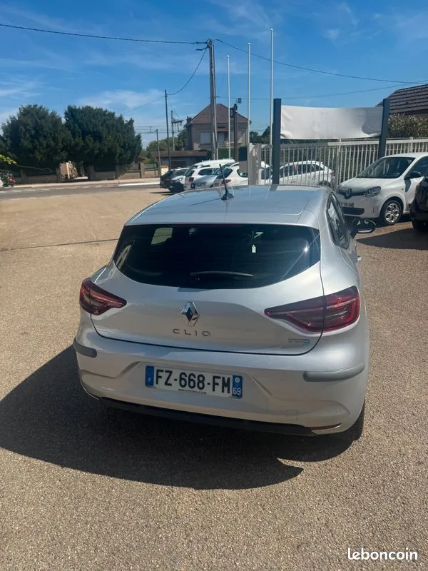 Renault Clio 2021 photo 3