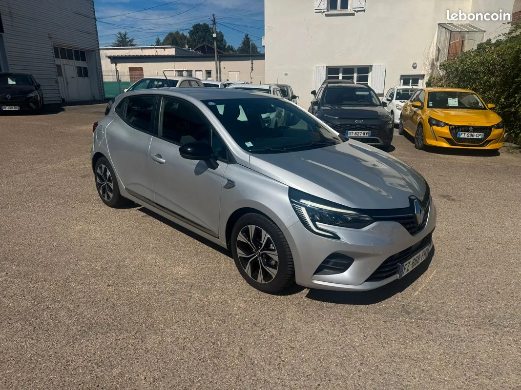 Renault Clio 2021 photo 2