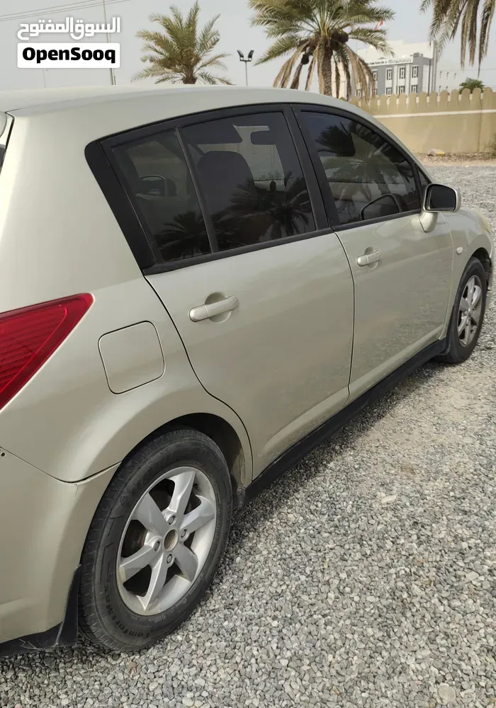 Nissan Tiida 2007 photo 2