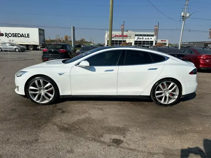 Tesla Model S 2016 photo 2