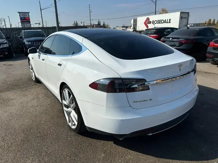 Tesla Model S 2016 photo 3