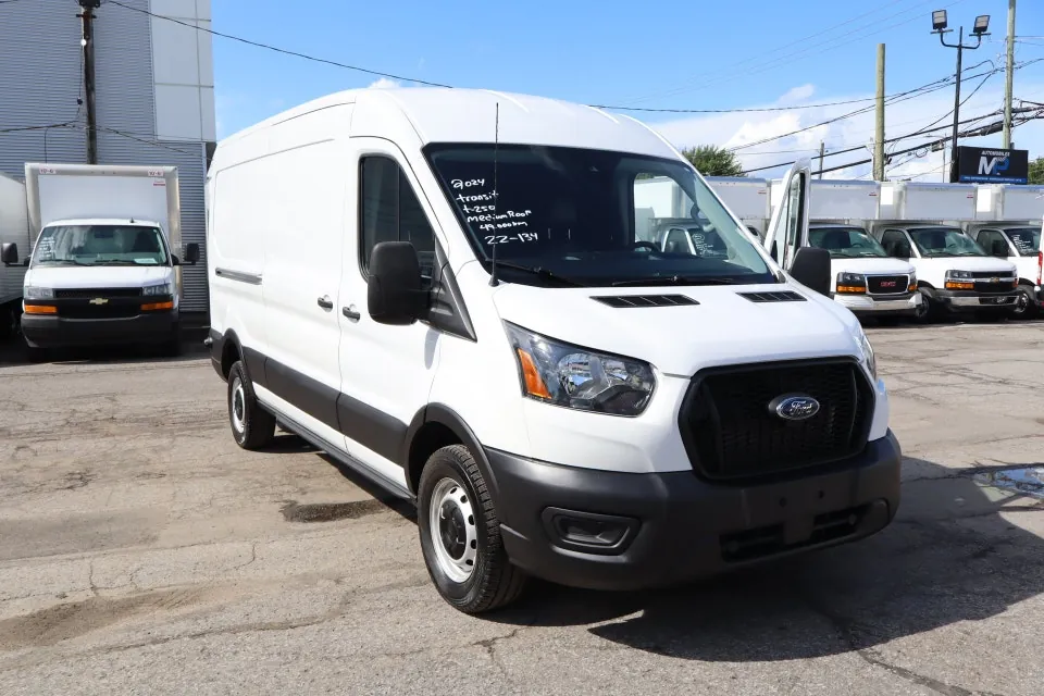 Ford Transit 2024 photo 4