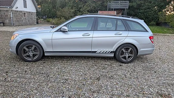 Mercedes-Benz C200 2010 photo 2