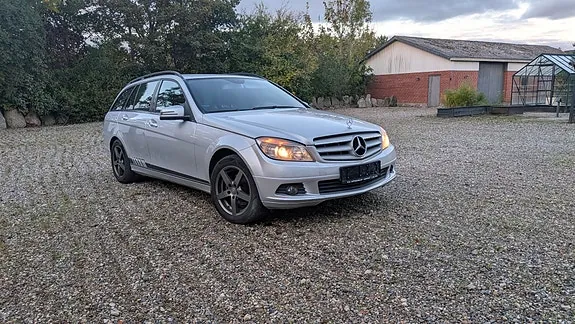 Mercedes-Benz C200 2010 photo 4