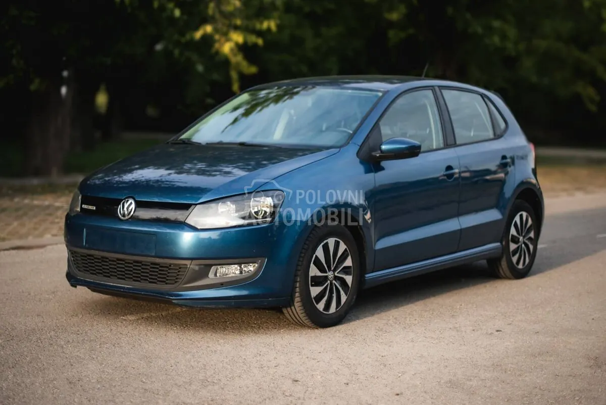 Volkswagen Polo 2015 photo 2