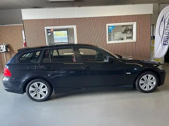 BMW 320D 2010 photo 3