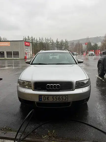 Audi A4 2004 photo 2