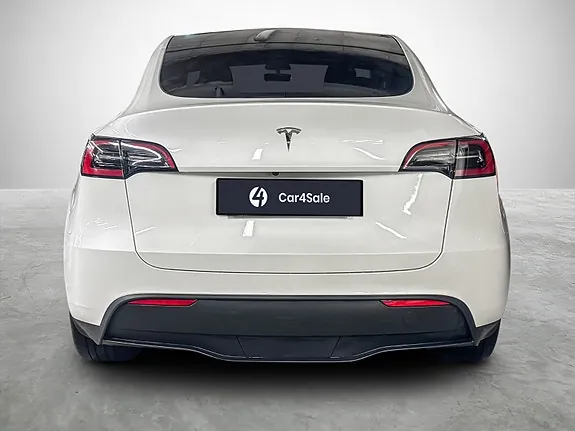 Tesla Model Y 2023 photo 4