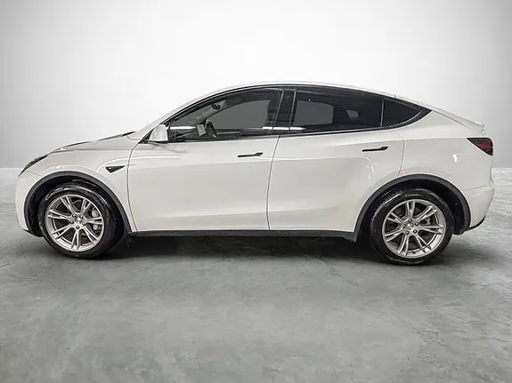Tesla Model Y 2023 photo 2
