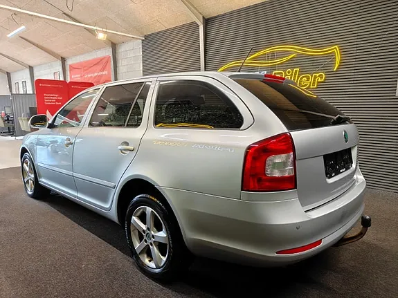 Skoda Octavia 2013 photo 3