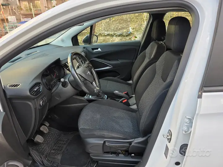 Opel Crossland 2023 photo 2