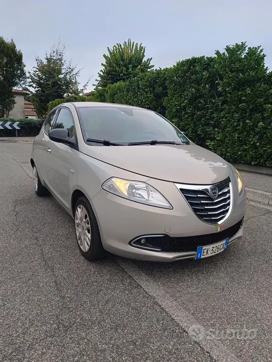 Lancia Ypsilon 2011 photo 2