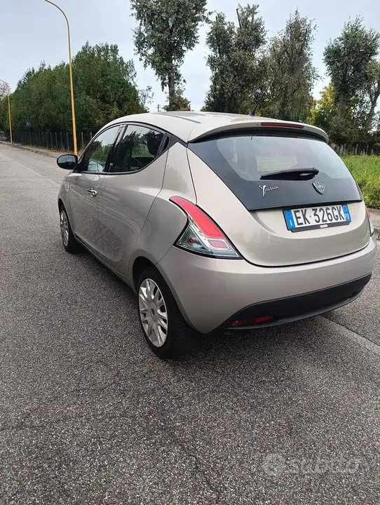 Lancia Ypsilon