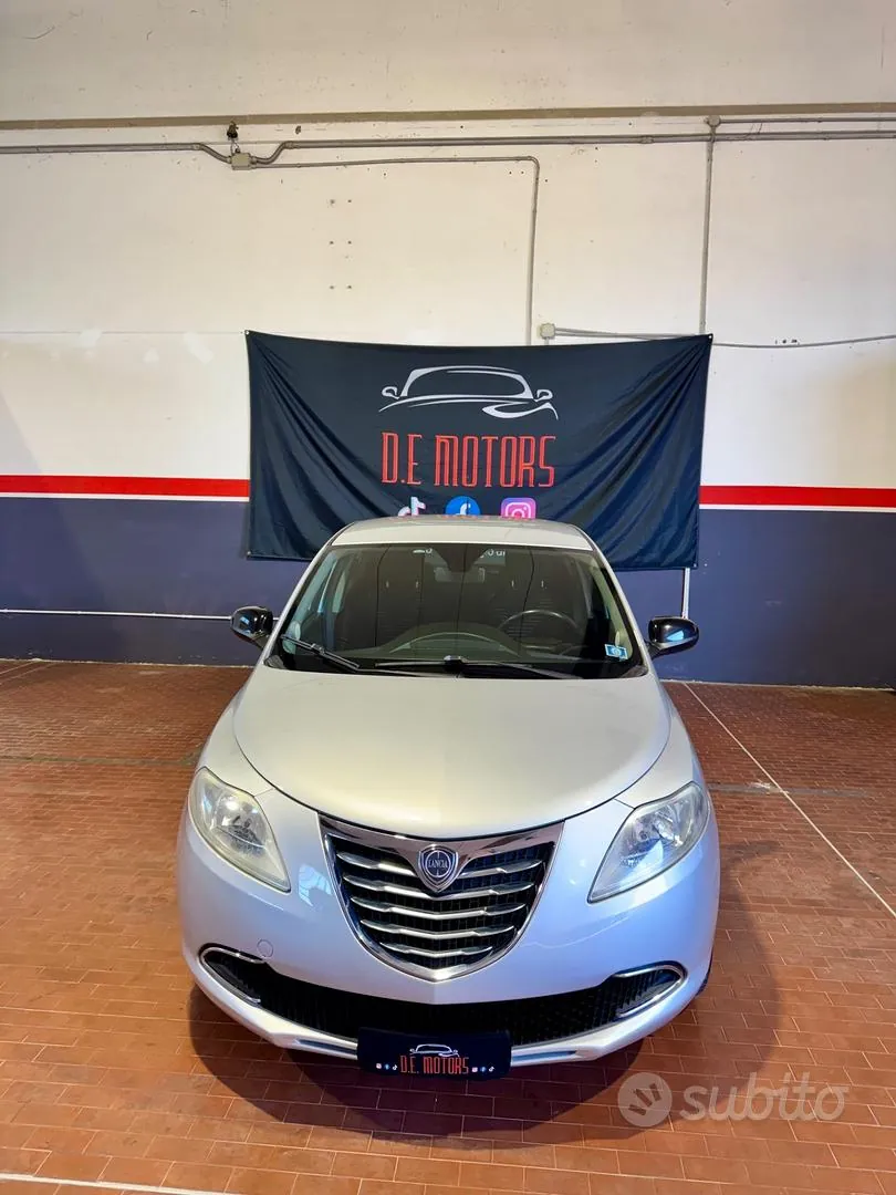 Lancia Ypsilon 2013 photo 2