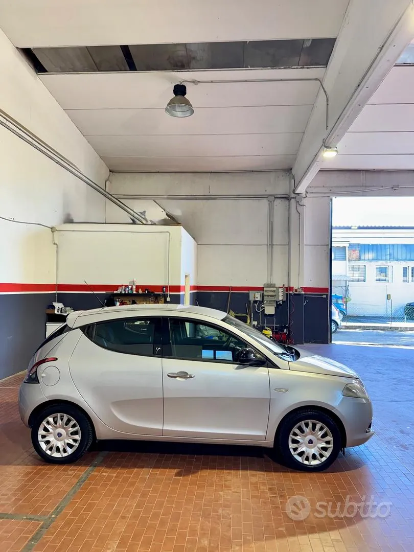 Lancia Ypsilon 2013 photo 5