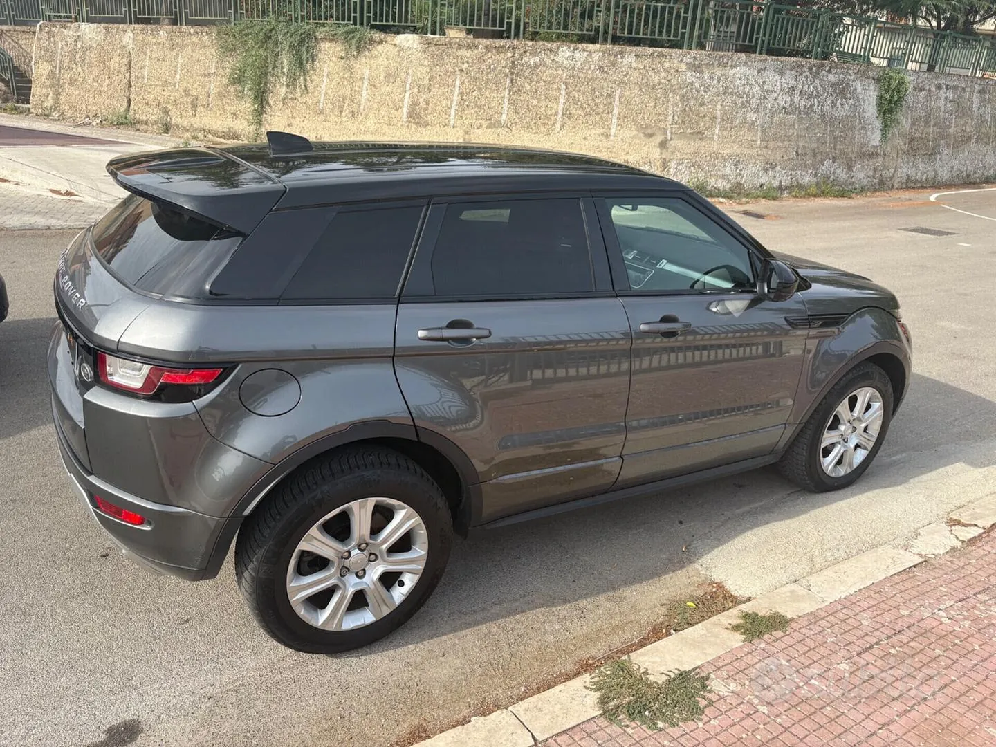 Land Rover Range Rover Evoque 2016 photo 3