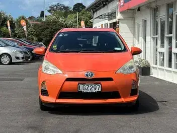 Toyota Aqua 2012 photo 3