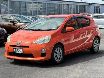 Toyota Aqua 2012 photo 4