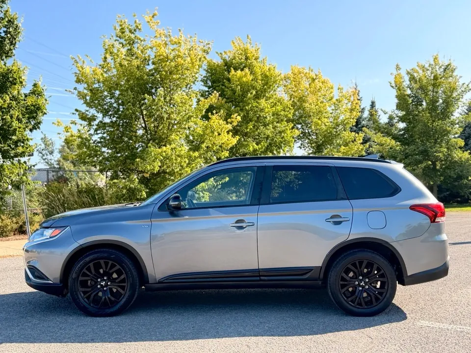 Mitsubishi Outlander 2018 photo 2
