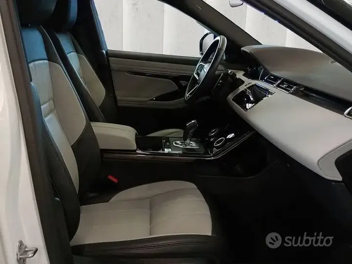 Land Rover Evoque 2022 photo 3