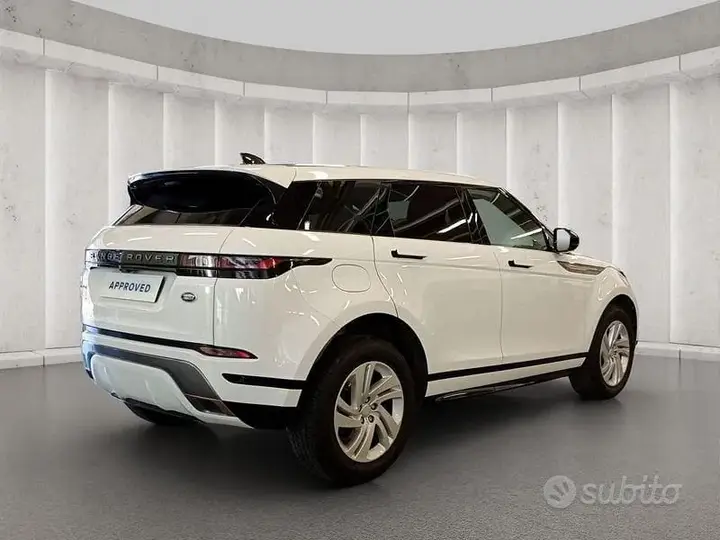 Land Rover Evoque 2022 photo 2