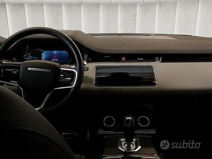Land Rover Evoque 2022 photo 4