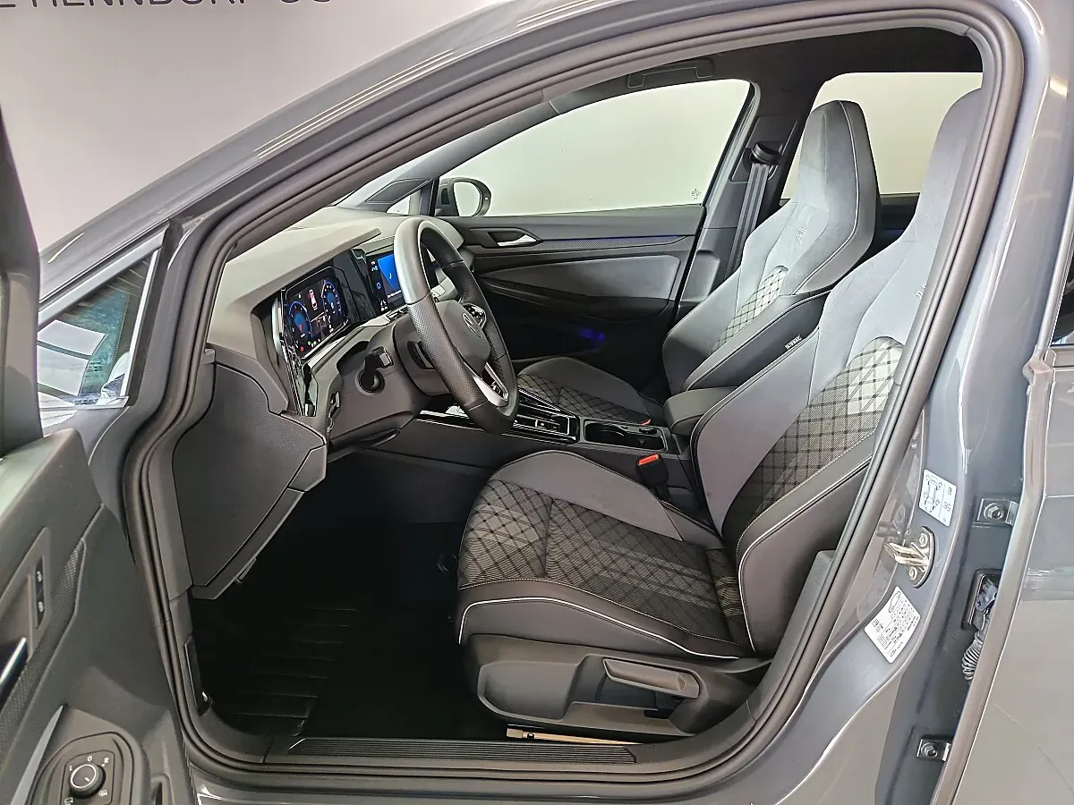Volkswagen Golf 2024 photo 3