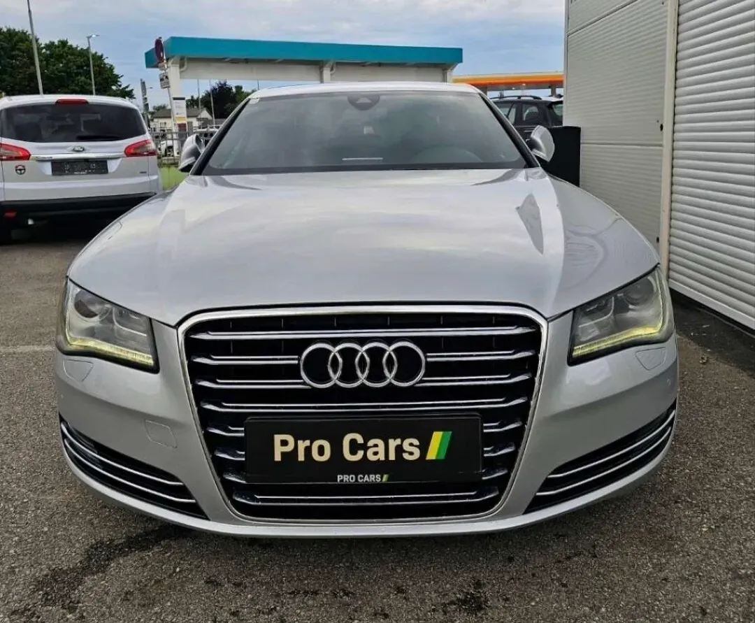 Audi A8 2011 photo 3